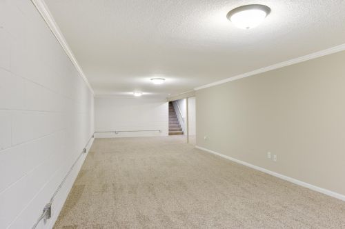 981 Cortland Dr, Saint Paul MN 55124-8910 exterior