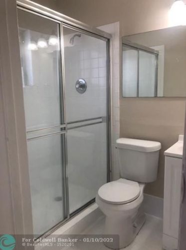 2472 Dixie Hwy, Boca Raton FL 33431-6812 exterior