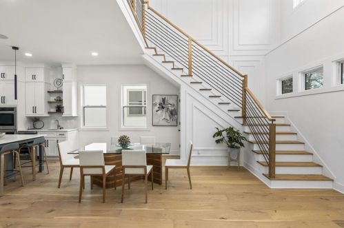 2020 Cambridge Ave, Atlanta GA 30337-1816 exterior