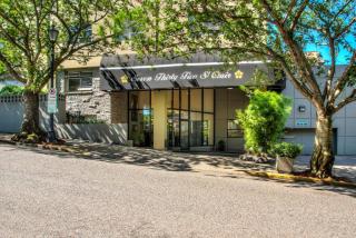 735 Saint Clair Ave, Portland OR  97205-1458 exterior