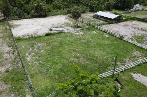 2400 Oil Wl Rd, Naples FL 34120-1469 exterior