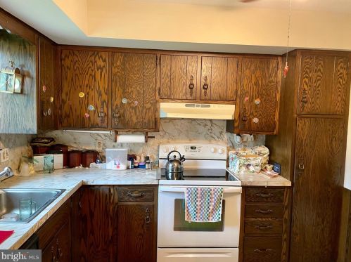 1441 Heather Pl, Pottstown PA 19464-1706 exterior