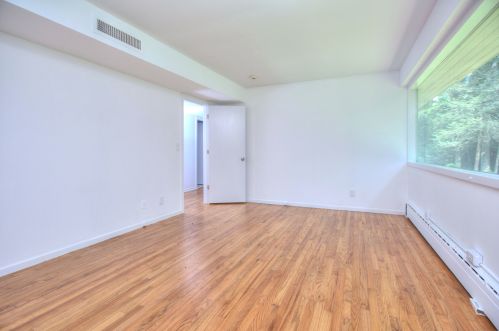 208 Bayberry Ln, Westport, CT 06880-1604