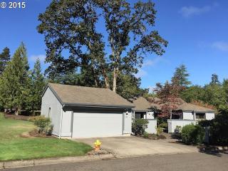 244 Spyglass Dr, Eugene, OR 97401-2048