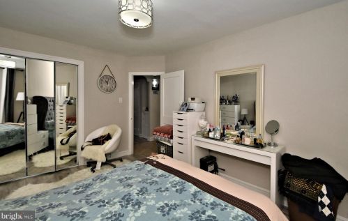 7221 Erdrick St, Philadelphia PA 19135-1014 exterior