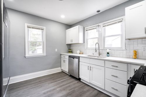 5946 40th St, Milwaukee WI  53209-3923 exterior