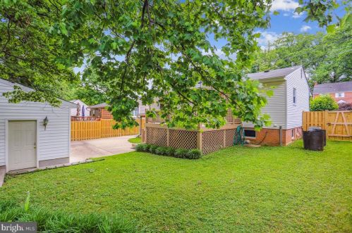 218 Forest Ave, Rockville MD 20850-1820 exterior