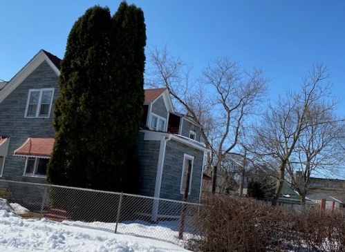 812 Prescott St, Waukegan, IL 60085-9312