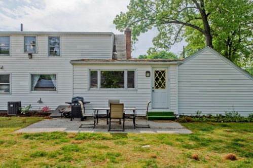 315 Winton St, Springfield MA  01118-1257 exterior