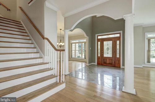 6504 Divine St, Mc Lean VA  22101-4619 exterior