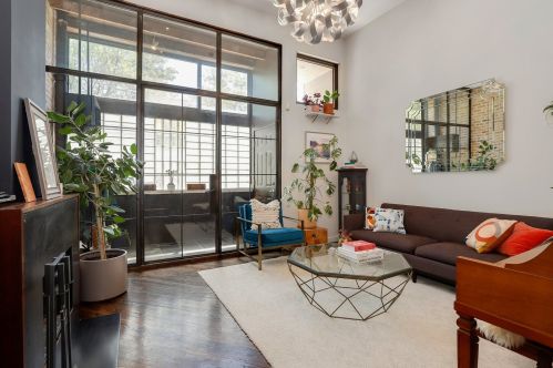 2220 Potomac Ave, Chicago IL 60651-1854 exterior