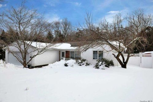 12 Belmar Ln, Commack NY 11725-1104 exterior