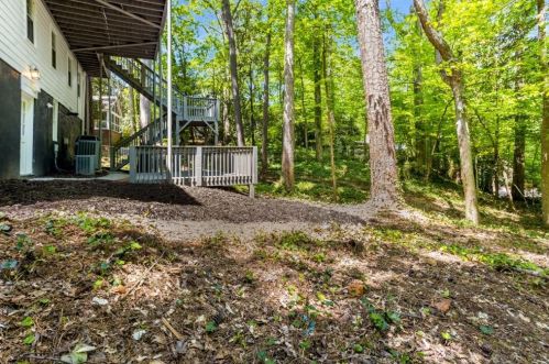 2933 Margaret Mitchell Ct, Atlanta GA 30327-1614 exterior