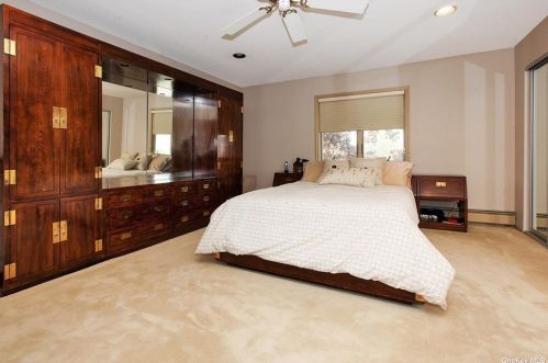 741 Park Ct, Valley Stream NY 11581-3507 exterior