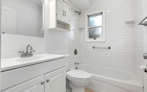 19 High St, Valley Stream NY 11581-1417 exterior