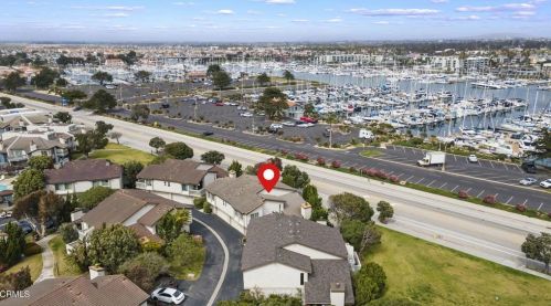 3354 Sunset Ln, Oxnard CA 93035-4128 exterior