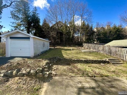 683 Ctr Ave, River Edge NJ 07661-2409 exterior