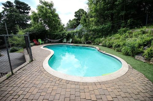 11 Pine St, Danvers, MA 01923-1829