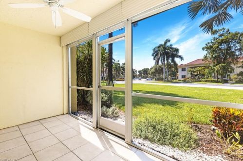 1057 Forest Lakes Dr, Naples FL 34105-2284 exterior