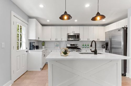 1061 Ashby Grv, Atlanta GA  30314-3146 exterior