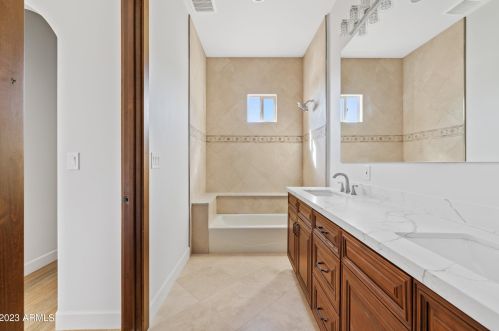 36648 27th Ave, Phoenix AZ 85086-8747 exterior