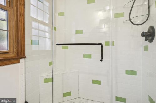 5823 Monticello Rd, Alexandria VA 22303-1302 exterior