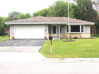 3901 Plainfield Ave, Milwaukee, WI 53221-1060