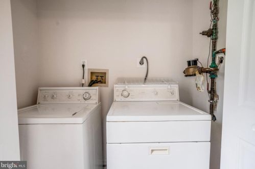 13504 Hayworth Dr, Rockville MD  20854-6395 exterior