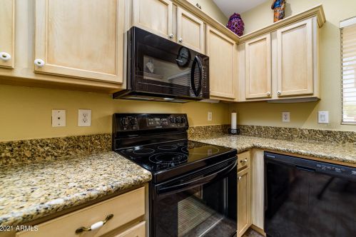 1863 Peach Tree Dr, Chandler AZ 85249-8917 exterior