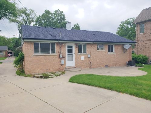 372 Fremont Ave, Elmhurst IL 60126-2253 exterior