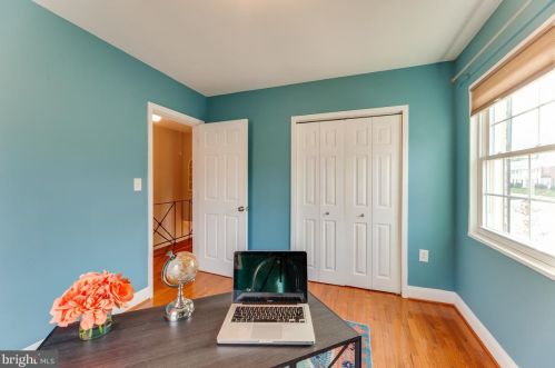 2406 Dearing St, Alexandria VA 22302-1806 exterior