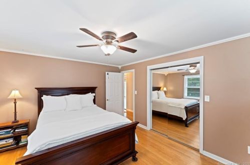 408 Hawthorne Ave, Derby CT 06418-1101 exterior