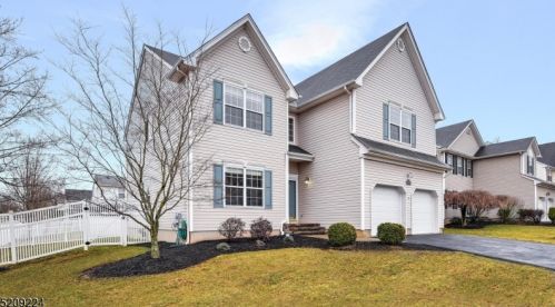 3 Evans Ln, Bridgewater, NJ 08807-5705