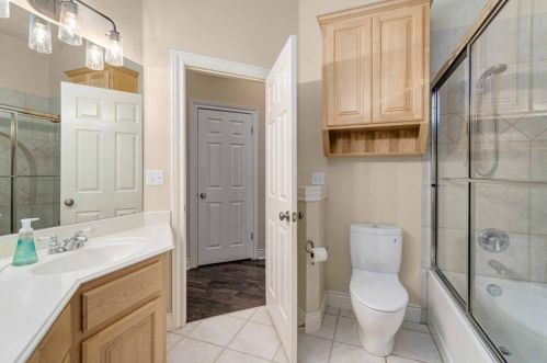 1105 Crystal Crk Dr, Austin TX 78746-4728 exterior