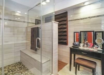 8 White Spruce Cir, Commack NY 11725-4323 exterior