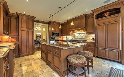 20 Governors Ave, Milford CT 06460-3439 exterior