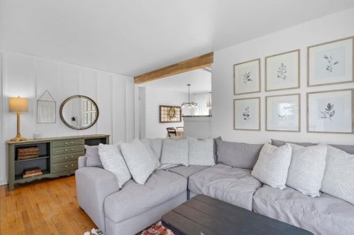 1572 Crestview Dr, Pittsburgh PA 15237-1507 exterior