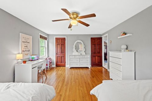 176 Columbia Dr, Pittsburgh PA 15236-4429 exterior