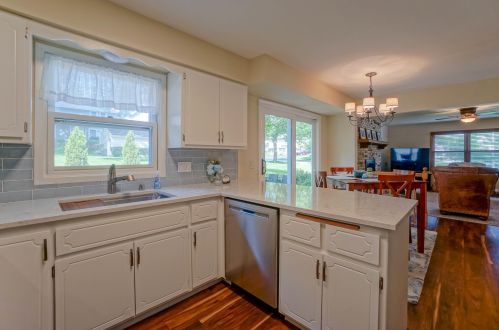 1429 118, Milwaukee WI 53226-3232 exterior