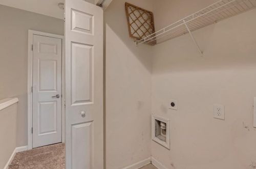 2875 Deerwood Dr, Atlanta GA 30331-5506 exterior