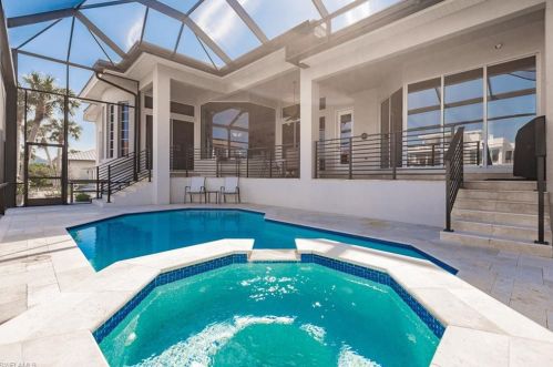 433 Pne Ave, Naples FL 34108-2354 exterior