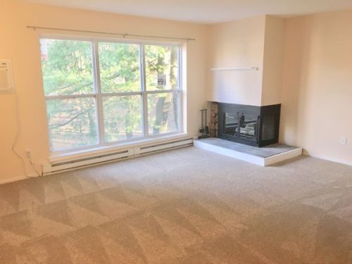 80 Wellington Dr, Farmington, CT 06032-3220