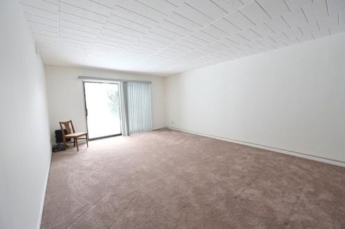 713 Frst Grn Dr, Moon Twp PA 15108-2763 exterior