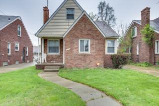 18669 Strathmoor St, Detroit MI  48235-2565 exterior