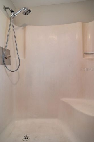 10112 Enchanted Oaks Ct, Tampa FL  33615-1616 exterior