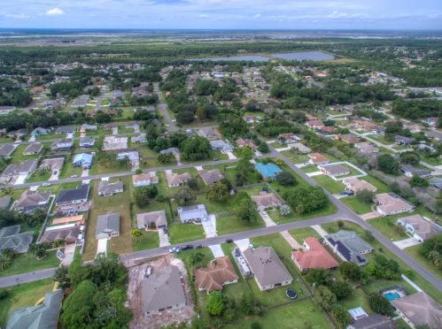 3832 Chicopee St, Fort Pierce FL 34953-5373 exterior