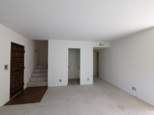 9214 Palm St, Bellflower CA 90706-6288 exterior