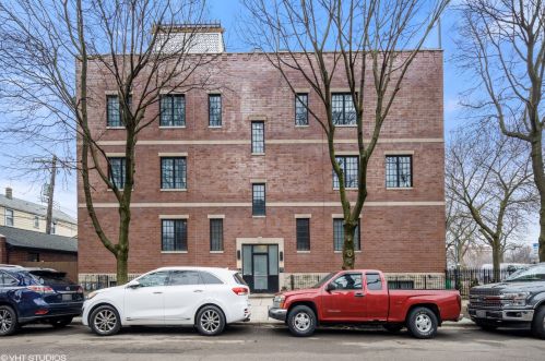 1955 Barry Ave, Chicago IL  60657-2189 exterior