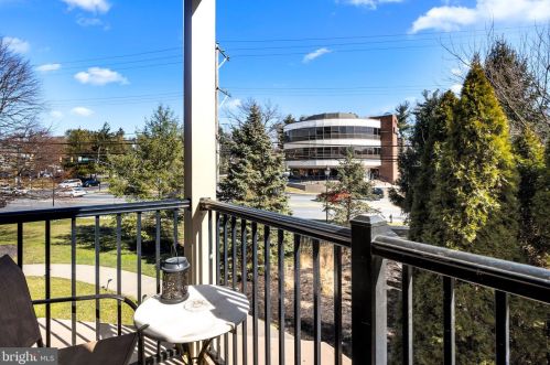 208 Carson Ter, Huntingdon Valley PA  19006-4718 exterior