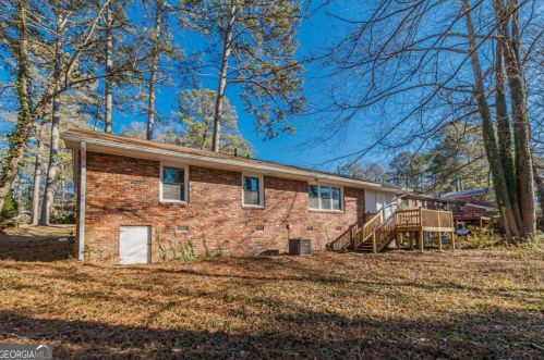 4335 Greenleaf Rd, Atlanta GA exterior